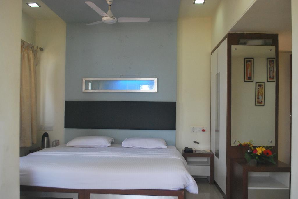 Hotel Sagar Kinara Mālvan Quarto foto